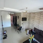Perfect Place In Casa But Not Too Close, Great Transportation And 5Km To The Beach And Shops All Around Trams, Buses, Train