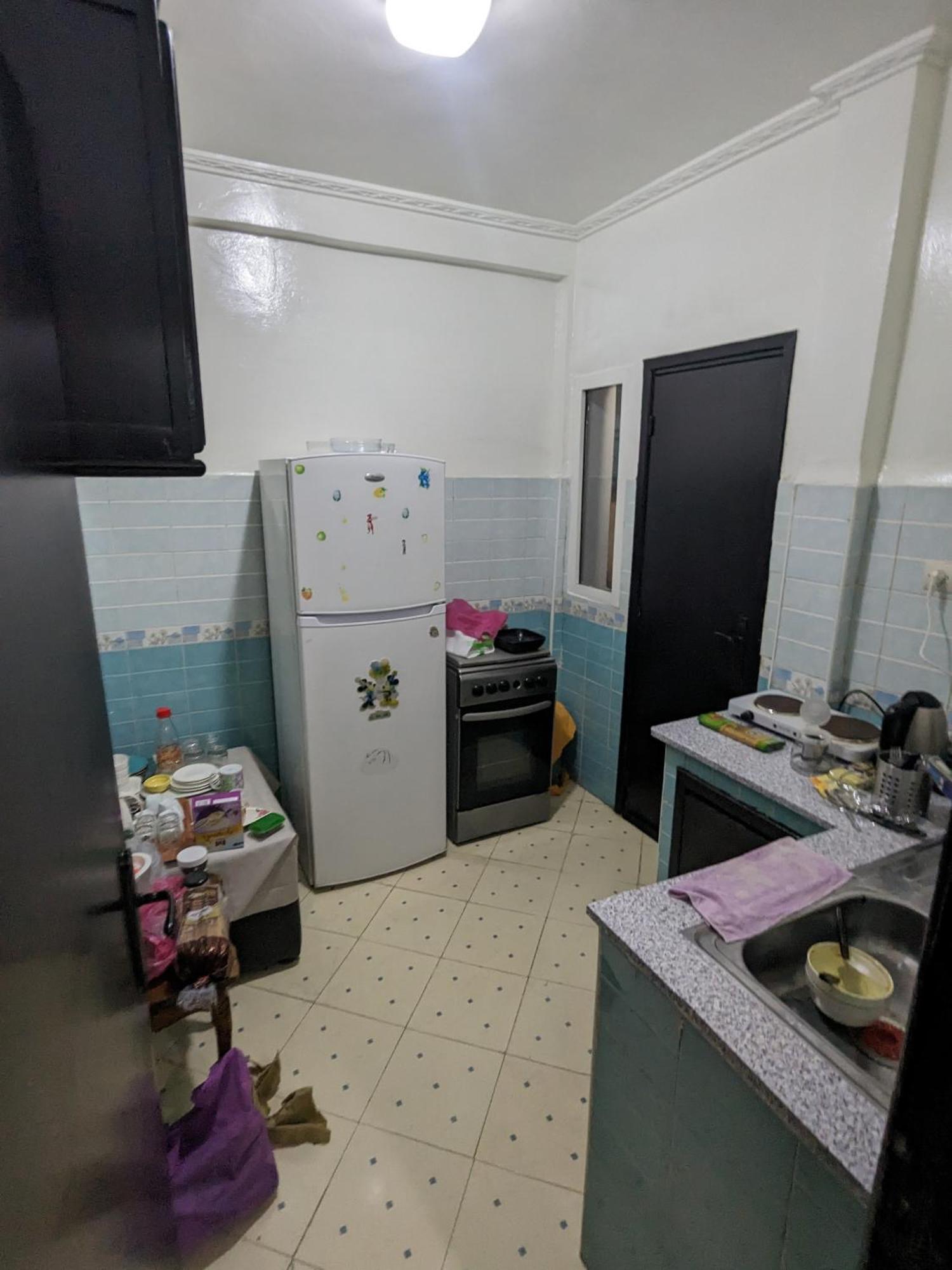 Perfect Place In Casa But Not Too Close, Great Transportation And 5km To The Beach And Shops All Around Trams, Buses, Train Couette-café